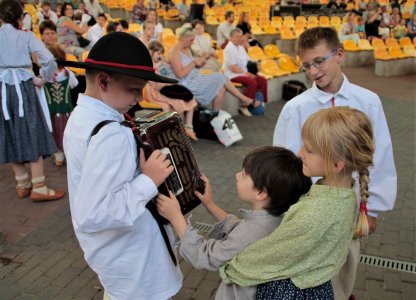 Fragment pierwszego dnia 32. Przeglądu Dziecięcych Zespołów Folklorystycznych